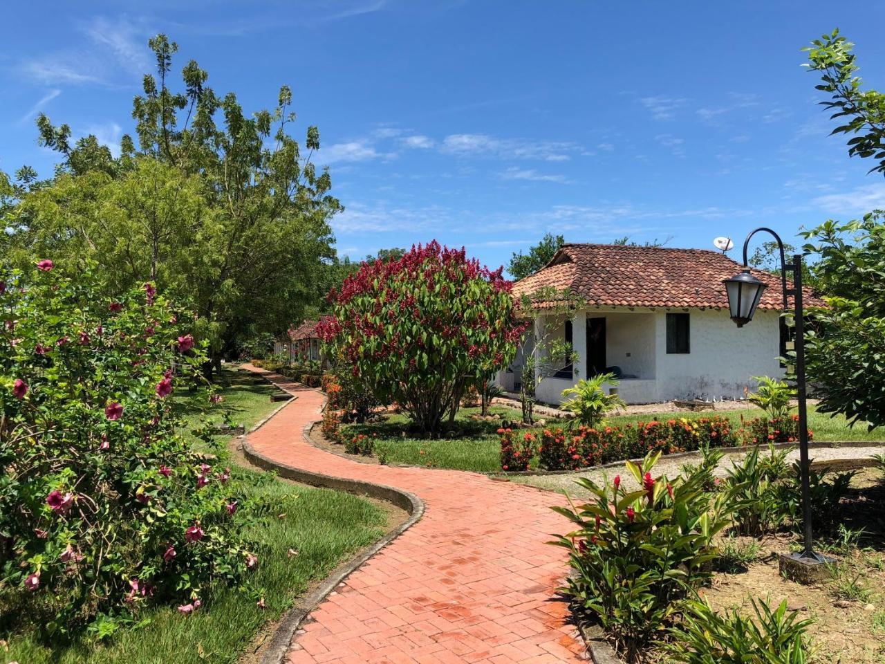 Hotel Campestre Arboretto Villavicencio Buitenkant foto